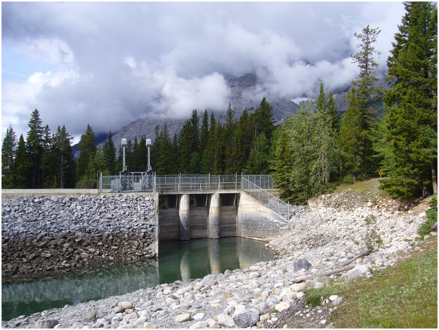 Hydroelektrárna - Minewanka Lake